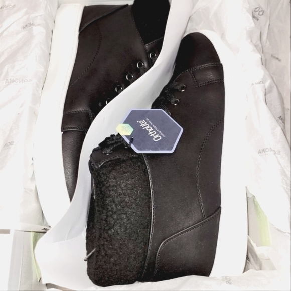 Black NWB faux fur high top casual shoes - Picture 3 of 5
